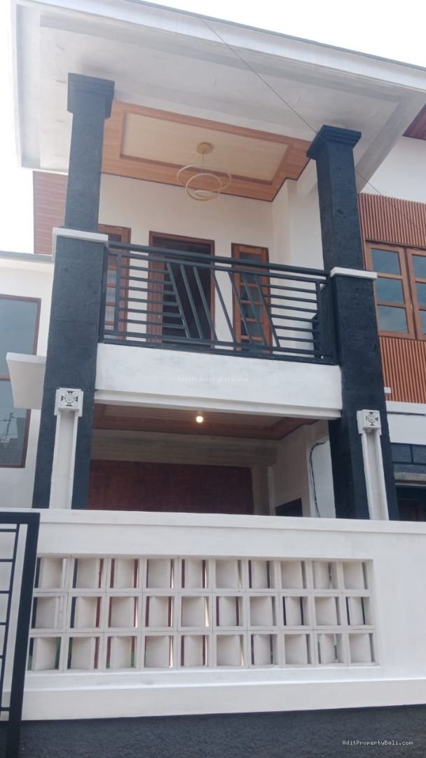 rumah lantai 2 dalung bali