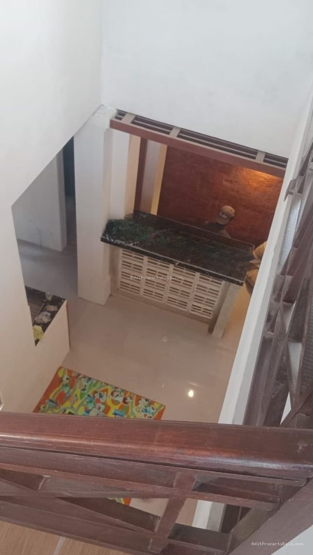 rumah lantai 2 dalung bali