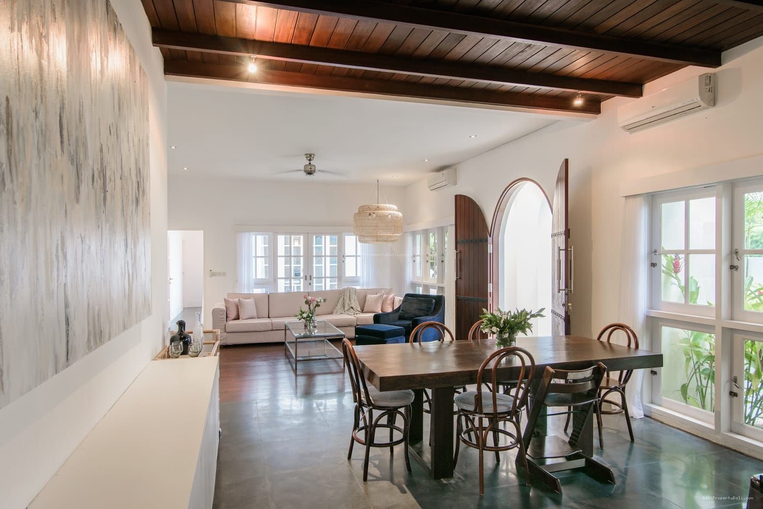 villa lantai 1 bumbak