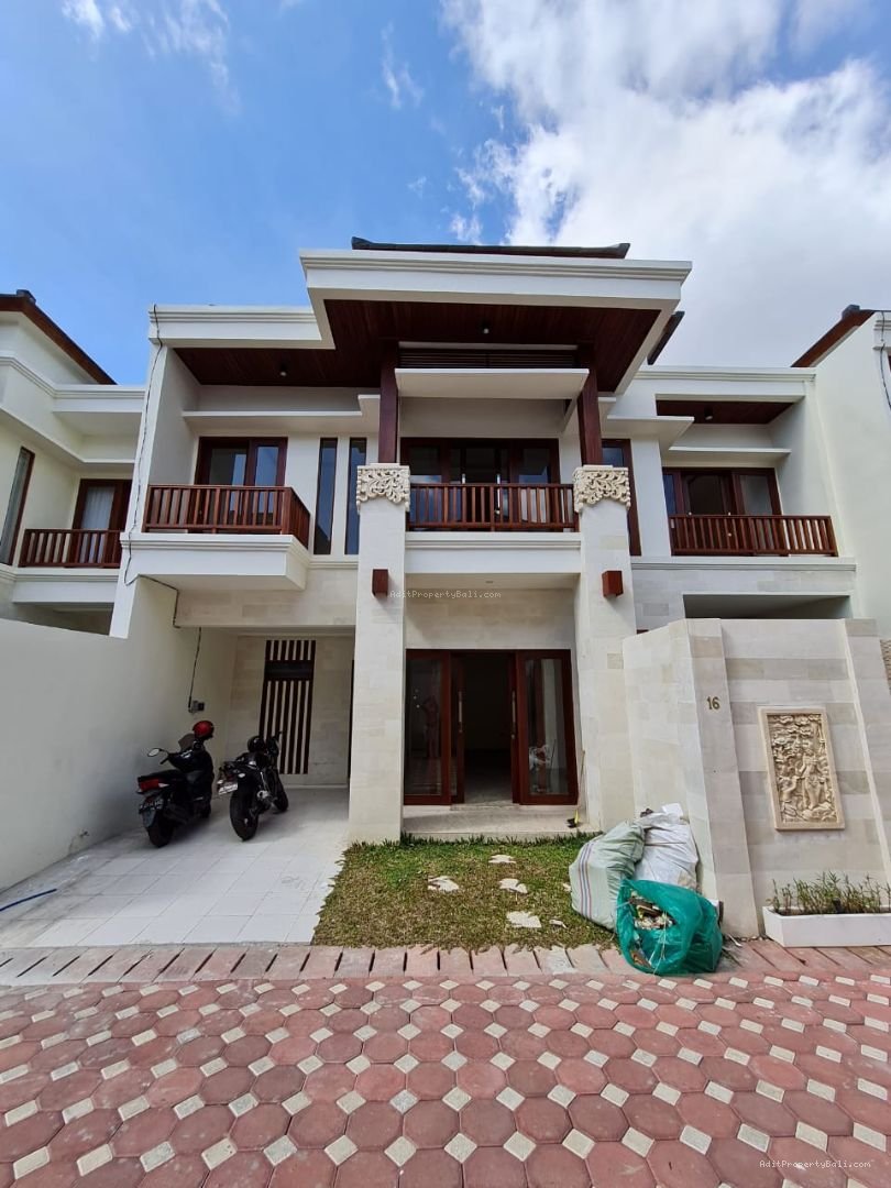 rumah semi villa renonn