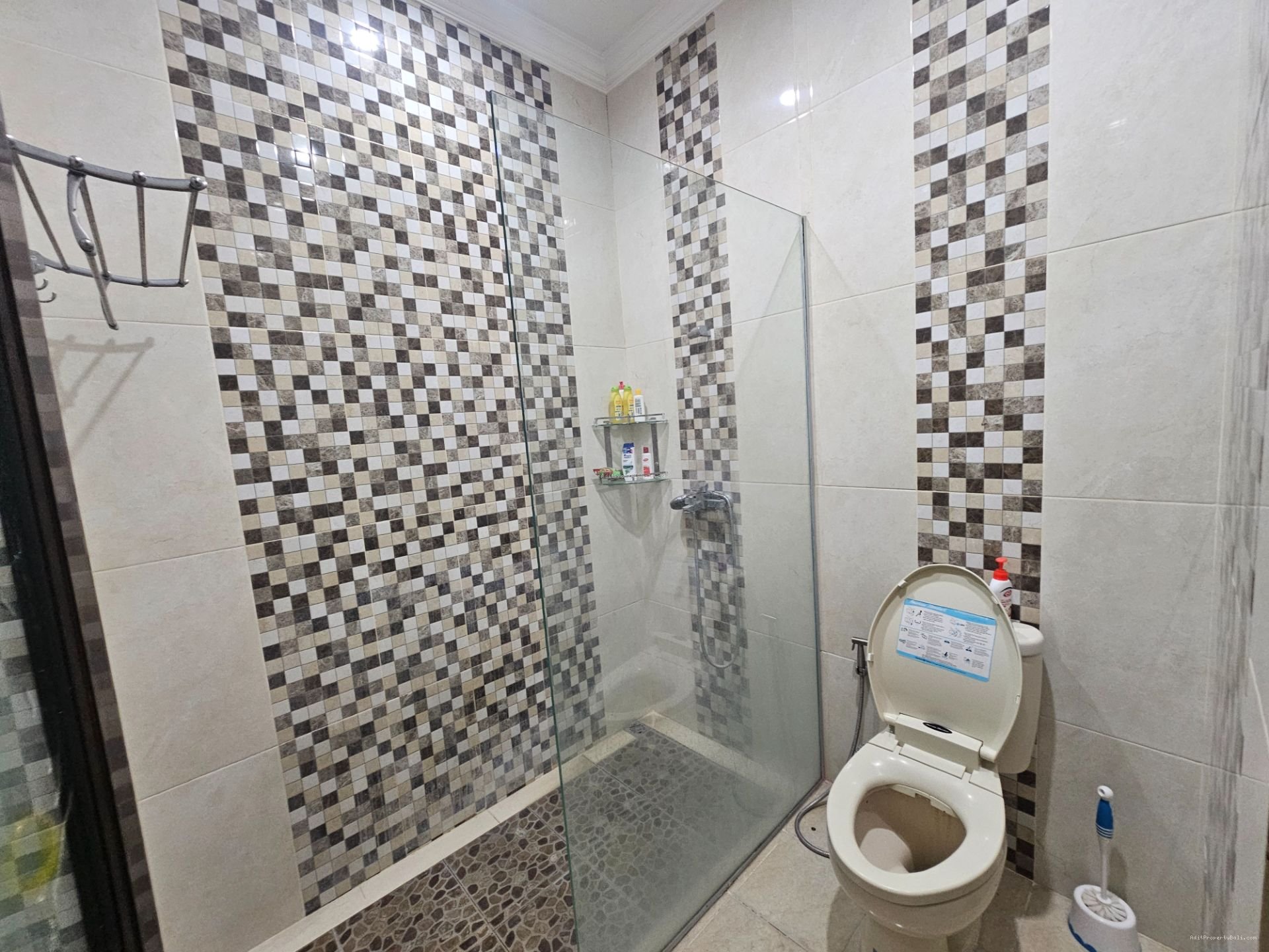 rumah renon dp