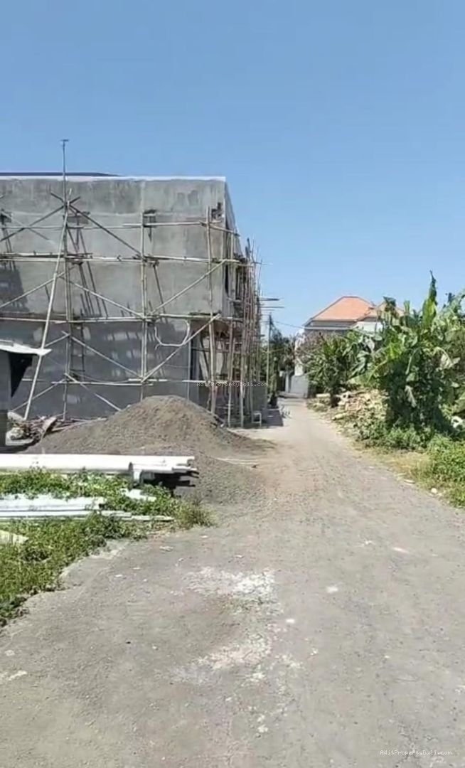tanah buduk B